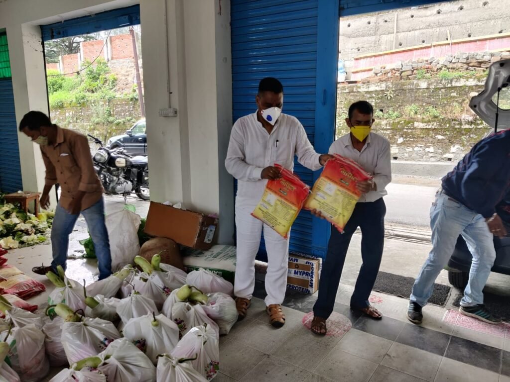 कोई जरूरतमंद भूखा न रहे: पूर्व दर्जा मंत्री कर्नाटक का भोजन, राशन पहुंचाने का कार्य यथावत जारी