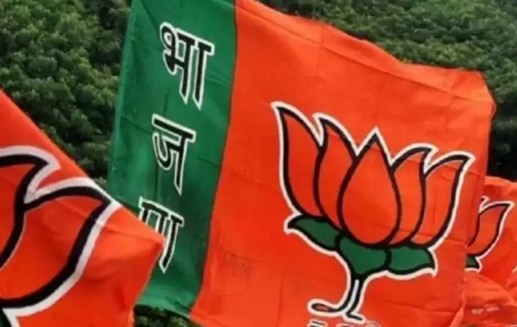 Pithoragarh । क्षेत्र भ्रमण कर लोगों से बेरीनाग भाजपा प्रत्याशी फकीर राम टम्टा ने की मतदान की अपील