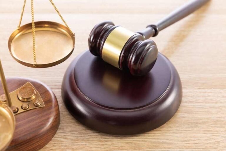 judge hammer