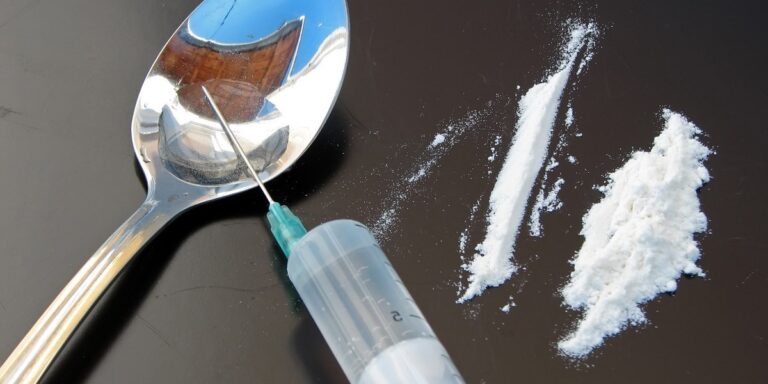 एनसीबी और भारतीय नौसेना का बड़ा एक्शन, एक संयुक्त अभियान में जब्त की 12,000 करोड़ रुपए की हेरोइन