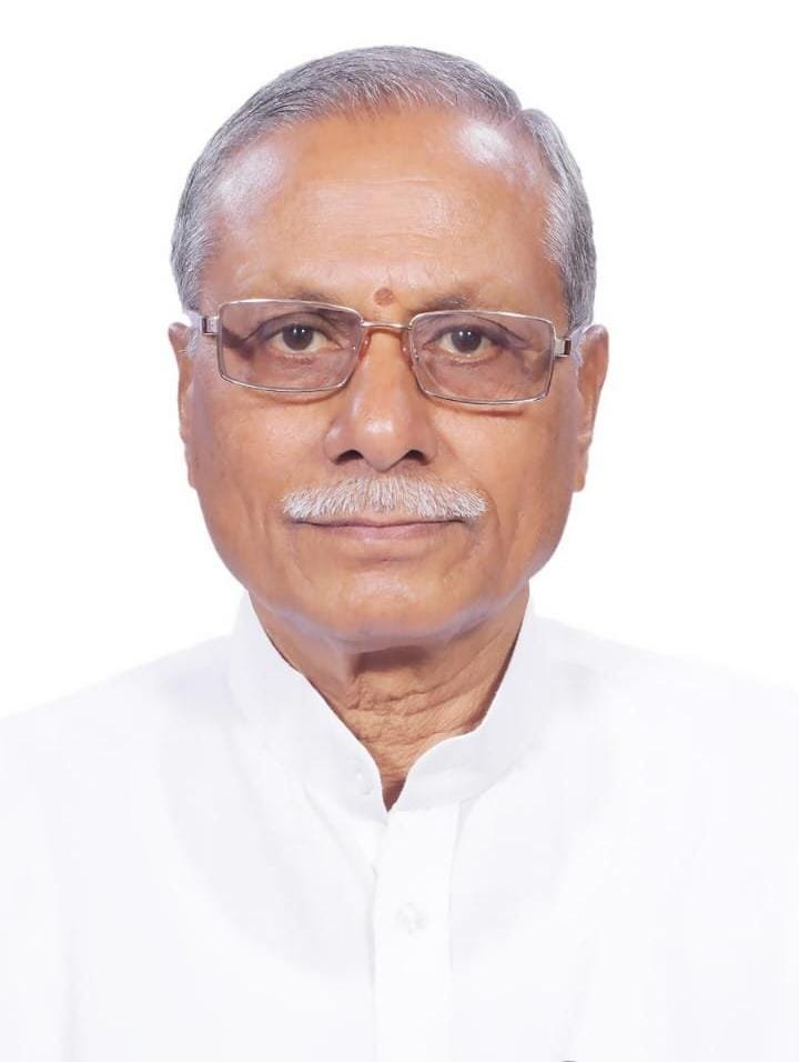 dr dhal singh bisen